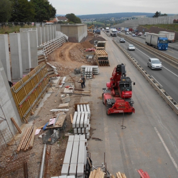 beck-bau_8.BA_BAB_A7_hessen_mobil_Strassenbau_Betonlaermschutzwaende_mit_Stahlpfosten