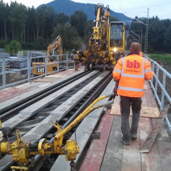 beck-bau_DB_Netz_Ag_Sued_Feldbruecke_Betonunterbauten_Trogueberbau_aus_Stahl_Mondscheinweg