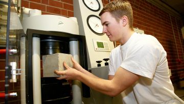 Ausbildungszentrum der Bauwirtschaft, duales Studium, Betontester